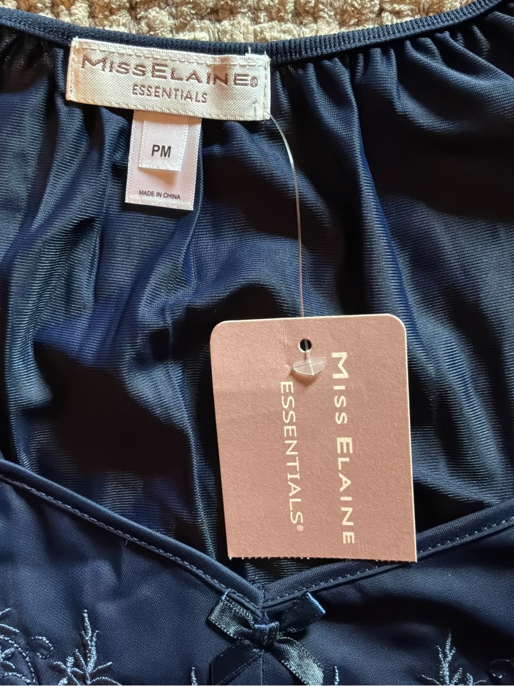 🌙✨🆕🏷️ Miss Elaine Essentials Nightgown PM Petite Medium Navy Embroidered - Picture 15 of 16